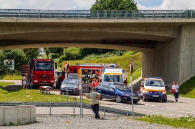 Magstadt: Ein Verkehrsunfall auf der L1185 fordert eine schwerverletzte Person